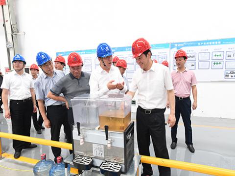 市委书记潘早云深入PP电子集团开展安全生产检查