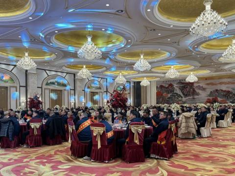 雄鹰展翅震寰宇 威龙腾飞冲云霄|PP电子电气召开2023年度总结表彰大会暨2024年迎新春晚会